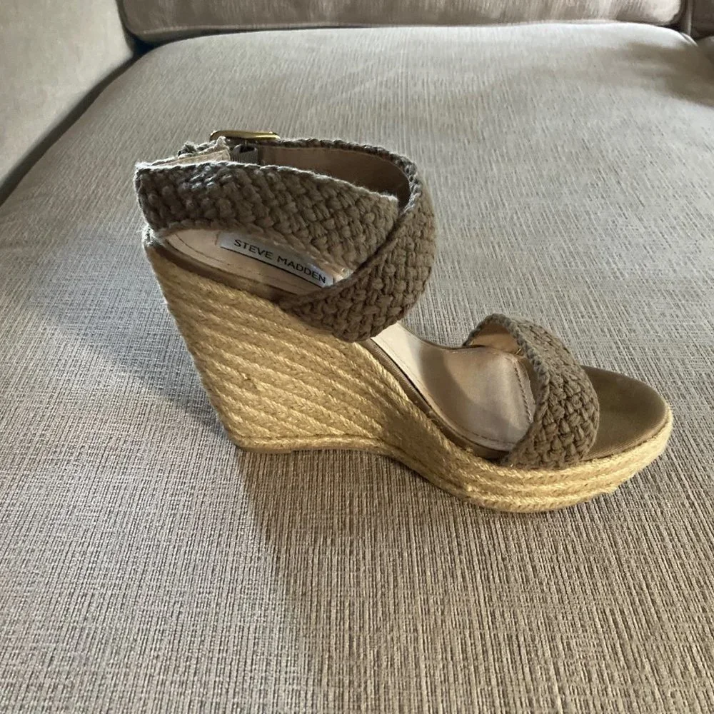 Steve Madden Khaki/Tan ankle wrap 4.75 inch wedge heel - Size 9 - Worn just once - Picture 5 of 13